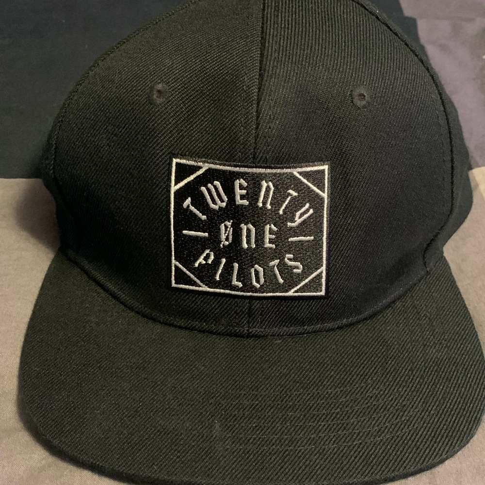 Black Twenty One Pilots Snapback